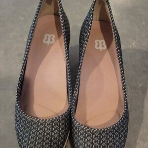 Betabrand Dusk All Weather Wedge Size 7.5